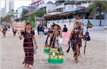 Khi ký ức hàng rong hòa nhịp cùng phố biển hiện đại
