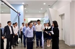 Trưởng ban Chính sách, chiến lược Trung ương Nguyễn Thanh Nghị khảo sát tại Trung tâm Nghiên cứu và Phát triển Samsung Việt Nam
