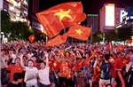 Người hâm mộ TP Hồ Chí Minh ăn mừng Việt Nam vào chung kết ASEAN Cup 2026 