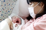 Nhật Bản tăng ngân sách chăm sóc trẻ em 