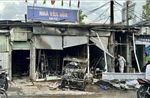 Dập tắt đám cháy lớn trước nhà văn hóa khu phố ở Đồng Nai 