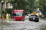 Hà Nội: Khẩn trương tiêu thoát nước các điểm ngập, úng sau trận mưa lớn