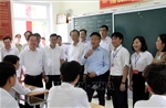 Phó Thủ tướng Lê Thành Long kiểm tra công tác chuẩn bị thi tốt nghiệp ở Nghệ An