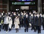 Nhật Bản: Hạ cấp dịch COVID-19 xuống mức cúm mùa