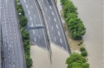 Mưa lớn gây lũ lụt nhấn chìm nhiều vùng ở châu Âu