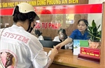 Thanh niên xung kích hỗ trợ người dân tiếp cận dịch vụ công hiện đại