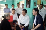 Ủy viên Bộ Chính trị Nguyễn Xuân Thắng thăm, tặng quà gia đình chính sách tiêu biểu