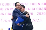 Thủ tướng Phạm Minh Chính động viên &#39;người hùng&#39; Trưởng bản Mùa A Thi