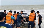 Rủ nhau tắm biển, hai học sinh tử vong và mất tích
