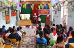 Vang tiếng trống khai trường nơi lũ đi qua