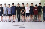 Triệu tập 14 thanh thiếu niên mang hung khí gây rối trên đường phố