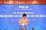 Thông tấn xã Việt Nam quyên góp ủng hộ đồng bào khắc phục hậu quả bão lũ