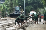 Quân đội huy động tối đa lực lượng, phương tiện hỗ trợ nhân dân khắc phục hậu quả bão số 10