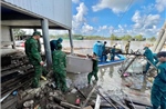 Khắc phục sạt lở chìm 2 căn nhà dân tại xã Đất Mới, Cà Mau