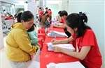 Quan tâm chăm sóc sức khỏe trẻ em và người dân vùng khó khăn