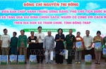 Phó Chủ tịch Quốc hội Nguyễn Thị Hồng thăm, tặng quà người có công tại Đồng Tháp