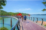Vẻ đẹp kỳ vỹ của Hồ Kẻ Gỗ