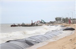 Khẩn trương xây dựng 'lá chắn' bảo vệ bờ biển Thuận An (Huế)