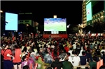 Người hâm mộ TP Hồ Chí Minh 'tiếp lửa' cho đội tuyển Việt Nam