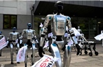 Ba Lan: Robot biểu tình kêu gọi tăng cường quy định với AI