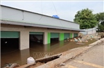 Long An: Sạt lở nhấn chìm nhiều nhà dân xuống sông Cần Giuộc