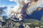 Hàng nghìn người phải sơ tán do cháy rừng lan nhanh tại Canada
