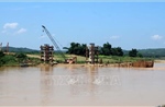 Xây dựng cầu bắc qua sông Mã phục vụ đi lại của người dân