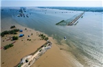 Chạy đua cứu hộ sự cố vỡ đê hồ nước ngọt lớn thứ hai của Trung Quốc
