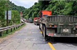 Tuyến đường độc đạo đi Cửa khẩu Quốc tế Nậm Cắn tê liệt vì sạt lở đất