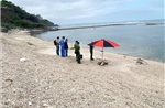 Phát hiện thi thể nam giới trôi dạt vào bờ biển Quảng Ngãi