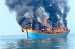 Cháy tàu cá trên biển Phú Hài