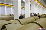 Ông Kim Jong Un chỉ đạo tăng năng lực sản xuất tên lửa đạn đạo và tên lửa hành trình