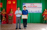 Biểu dương nam sinh dũng cảm cứu người bị đuối nước trên biển
