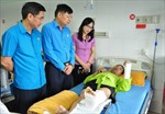 Lãnh đạo Tổng Liên đoàn Lao động thăm viếng, hỗ trợ gia đình có công nhân tử vong tại Yên Bái