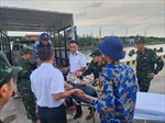 Vùng 4 Hải quân tiếp nhận bệnh nhân từ đảo Phan Vinh về đảo Trường Sa điều trị