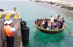 Đảo Trường Sa bàn giao bệnh nhân sau điều trị tai nạn lao động trên biển
