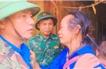 Bộ đội Biên phòng ngược lũ cứu trợ bản Phá Mựt