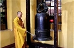 Đúng 6 giờ sáng ngày 1/7, các chùa trên toàn quốc cử chuông, trống cầu quốc thái dân an 