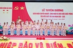 Quân nhân chuyên nghiệp, công nhân, viên chức quốc phòng Hải quân vì nhân dân phục vụ 