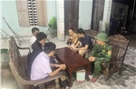 Bộ đội Biên phòng Thanh Hóa hỗ trợ người dân di dời khẩn cấp tránh bão số 5