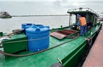 Cảnh sát biển tạm giữ tàu chở 10.000 lít dầu DO không rõ nguồn gốc