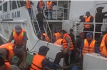 Đưa 52 ngư dân gặp nạn trên biển vào đảo Song Tử Tây an toàn