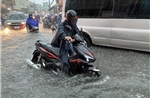 TP Hồ Chí Minh: Mưa lớn kéo dài gần 2 giờ khiến nhiều tuyến đường ngập nặng, giao thông ùn tắc