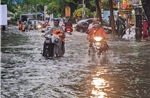 TP Hồ Chí Minh: Nhiều tuyến đường ngập sâu sau cơn mưa lớn