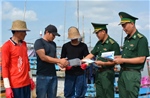 Biên phòng TP Hồ Chí Minh tuyên truyền chống khai thác IUU tại xã Long Hải