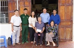 Đồn Biên phòng Phước Tỉnh tổ chức thăm hỏi, tặng quà gia đình chính sách nhân dịp 27/7