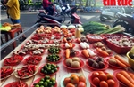 Chợ đĩa 10.000 đồng: Nơi giữ ấm bữa cơm công nhân