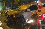 Ô tô 7 chỗ bốc cháy khi đang lưu thông, tài xế may mắn thoát nạn