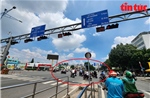 TP Hồ Chí Minh: Tái diễn cảnh vượt đèn đỏ, đi ngược chiều và leo vỉa hè gây nguy hiểm