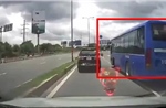 TP Hồ Chí Minh: Xe buýt chuyển làn đột ngột suýt gây tai nạn, nhiều người thót tim